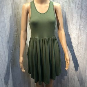 Loose green flirty dress with pockets!! Size small